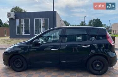 Минивэн Renault Scenic 2011 в 