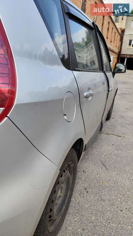 Мінівен Renault Scenic 2010 в Харкові