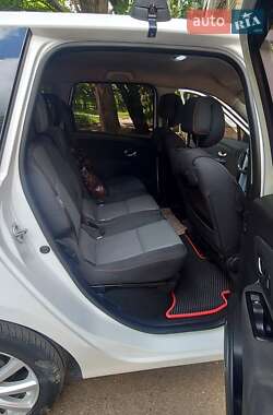 Минивэн Renault Scenic 2012 в 