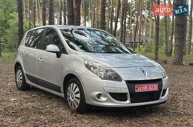 Минивэн Renault Scenic 2010 в 