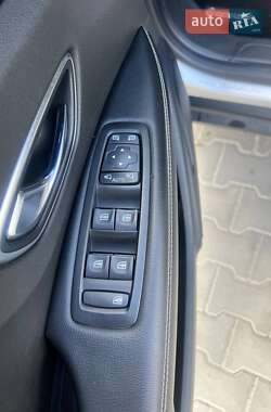 Минивэн Renault Scenic 2017 в 