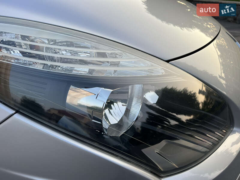 Минивэн Renault Scenic 2010 в Виннице