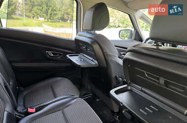 Минивэн Renault Scenic 2016 в 