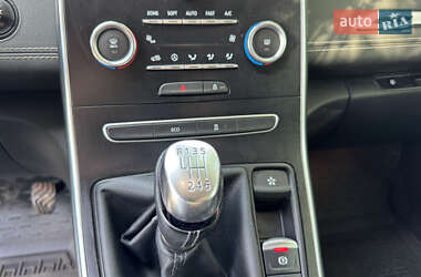 Минивэн Renault Scenic 2016 в 