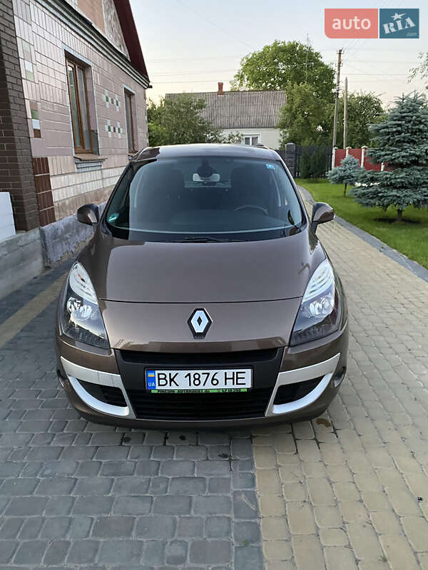 Минивэн Renault Scenic 2009 в Дубно