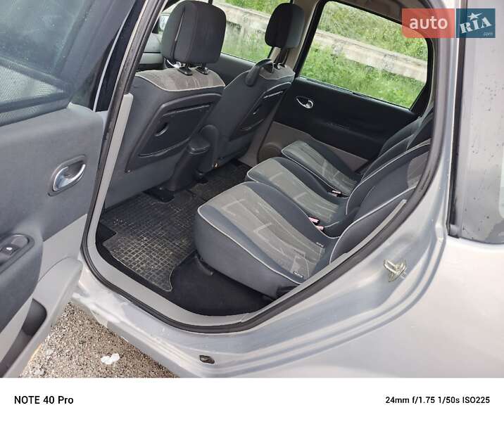 Мінівен Renault Scenic 2004 в Шепетівці