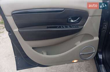 Минивэн Renault Scenic 2011 в 