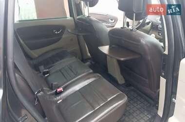 Минивэн Renault Scenic 2011 в 