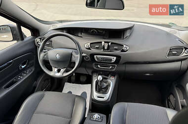 Минивэн Renault Scenic 2013 в 