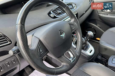 Минивэн Renault Scenic 2013 в 