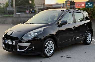 Минивэн Renault Scenic 2011 в 