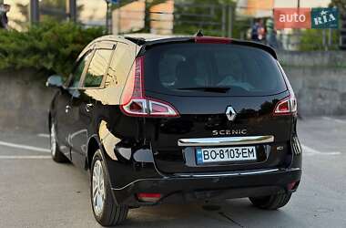 Минивэн Renault Scenic 2011 в 