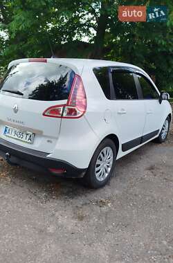 Минивэн Renault Scenic 2010 в 
