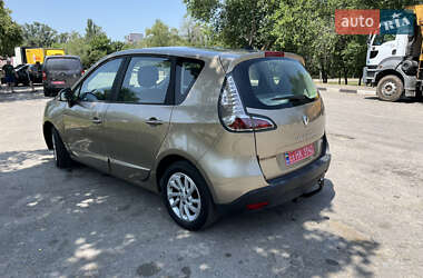 Минивэн Renault Scenic 2013 в 