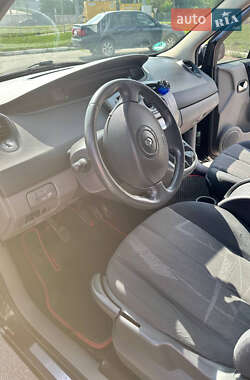 Минивэн Renault Scenic 2005 в 