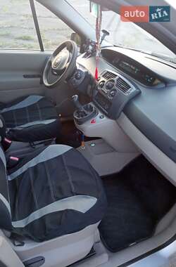 Минивэн Renault Scenic 2005 в 