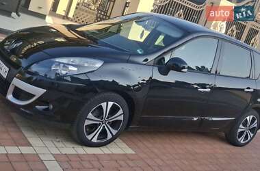 Минивэн Renault Scenic 2011 в 