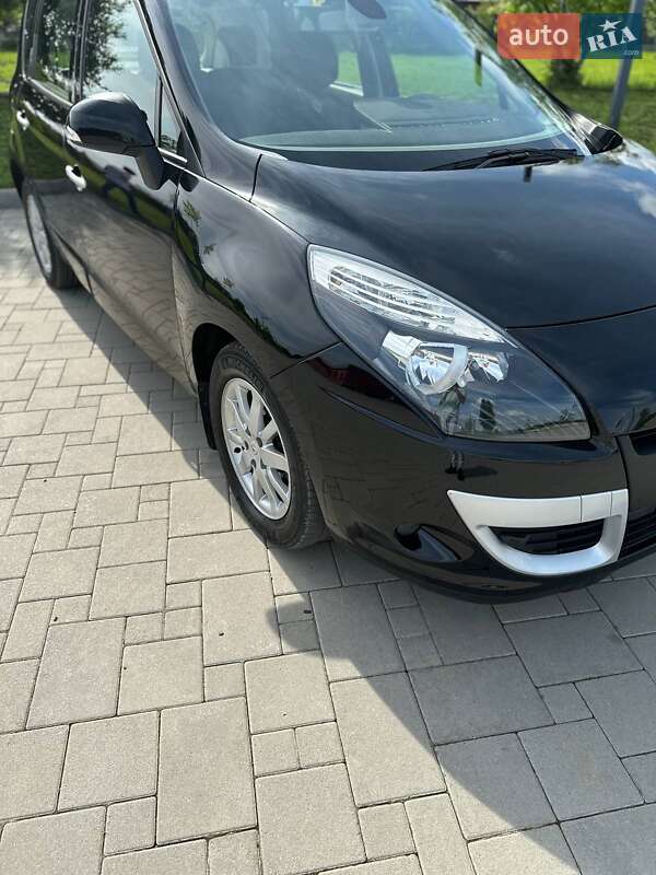 Минивэн Renault Scenic 2011 в Здолбунове