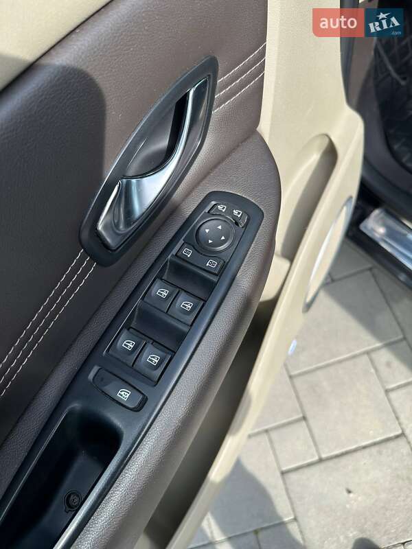Минивэн Renault Scenic 2011 в Здолбунове