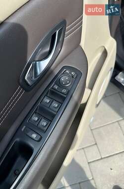 Минивэн Renault Scenic 2011 в 