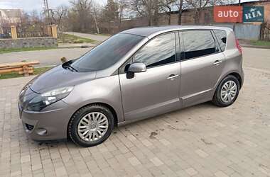 Минивэн Renault Scenic 2010 в 