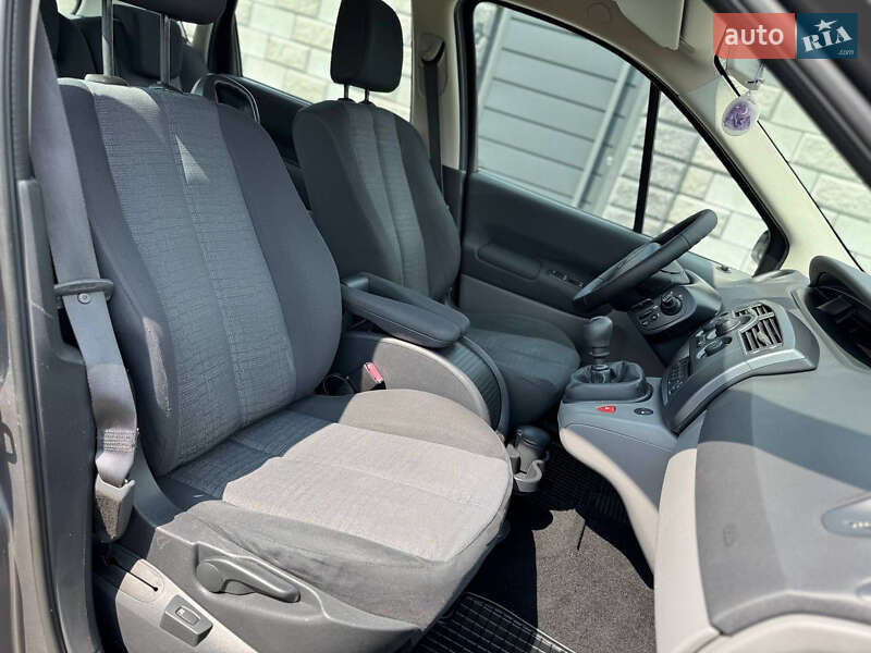 Минивэн Renault Scenic 2008 в Ровно