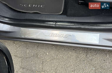 Минивэн Renault Scenic 2012 в 