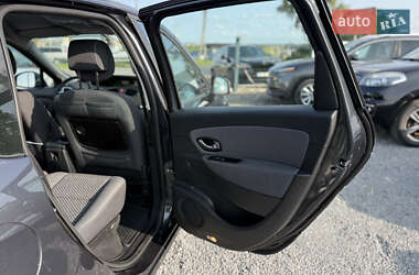 Минивэн Renault Scenic 2011 в 
