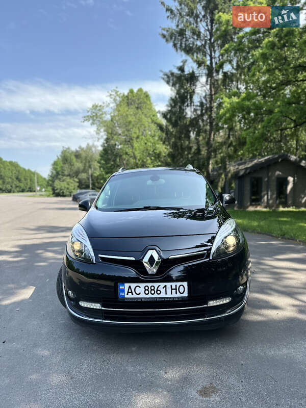 Минивэн Renault Scenic 2013 в 