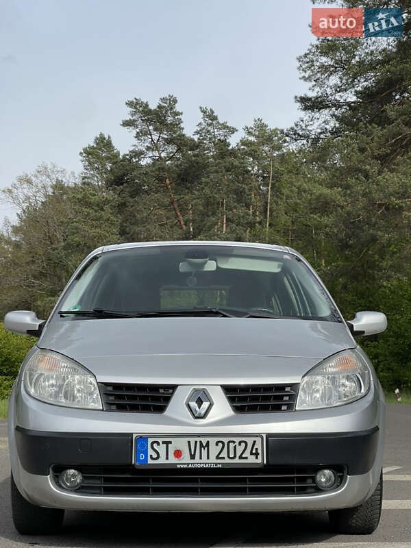 Минивэн Renault Scenic 2005 в 
