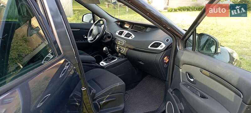 Минивэн Renault Scenic 2010 в Вараше
