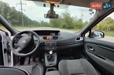 Минивэн Renault Scenic 2010 в 