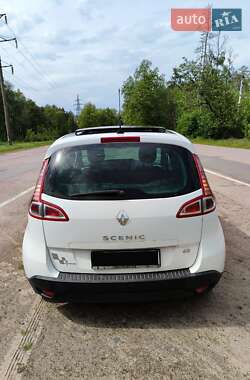 Минивэн Renault Scenic 2010 в 