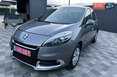 Минивэн Renault Scenic 2013 в 