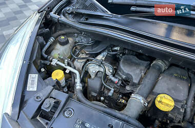 Минивэн Renault Scenic 2013 в 