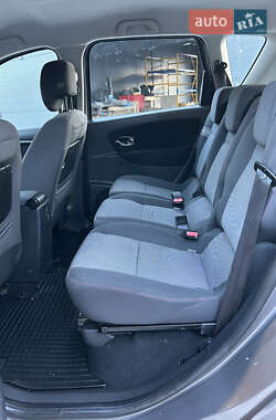 Минивэн Renault Scenic 2013 в 