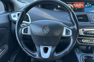 Минивэн Renault Scenic 2013 в 