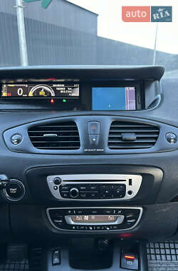 Минивэн Renault Scenic 2013 в 