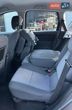 Минивэн Renault Scenic 2013 в 