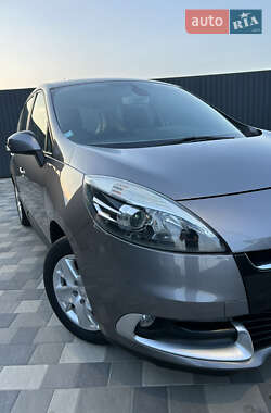 Минивэн Renault Scenic 2013 в 
