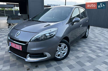 Минивэн Renault Scenic 2013 в 