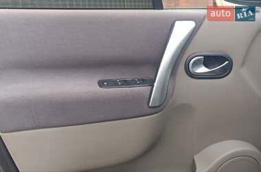 Минивэн Renault Scenic 2004 в 
