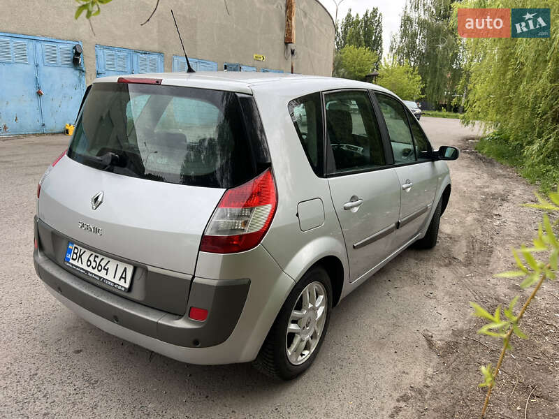 Минивэн Renault Scenic 2005 в Ровно