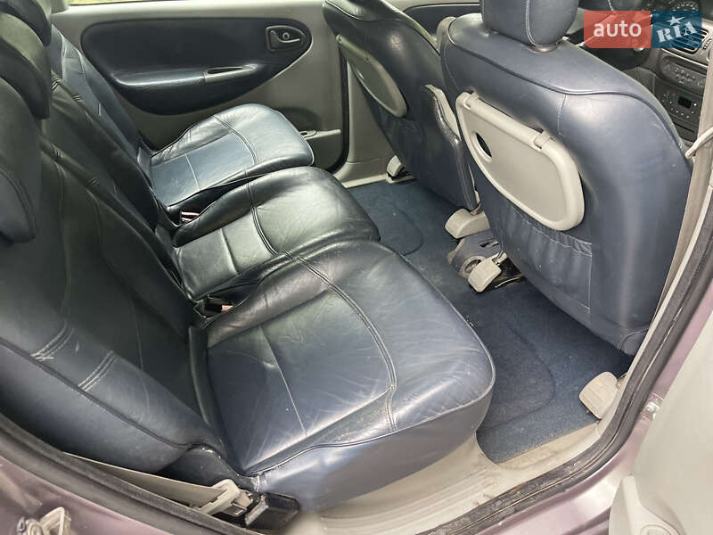 Мінівен Renault Scenic 2000 в Рівному