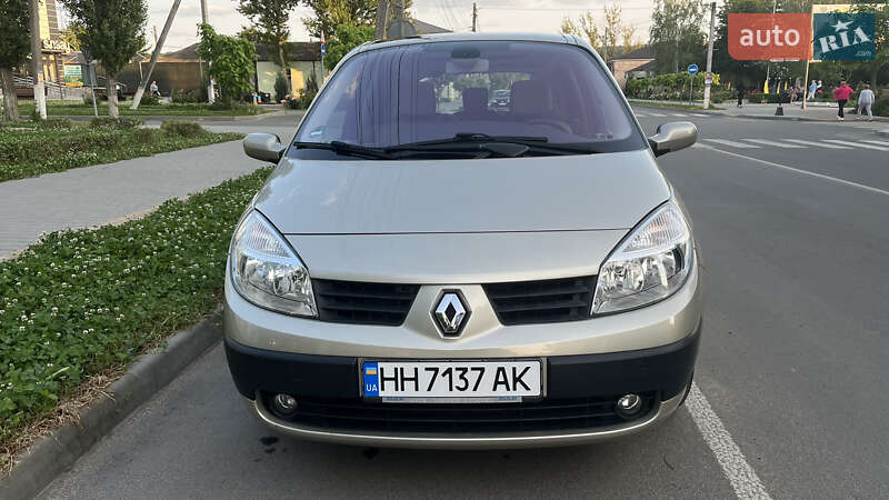 Минивэн Renault Scenic 2006 в Ананьеве