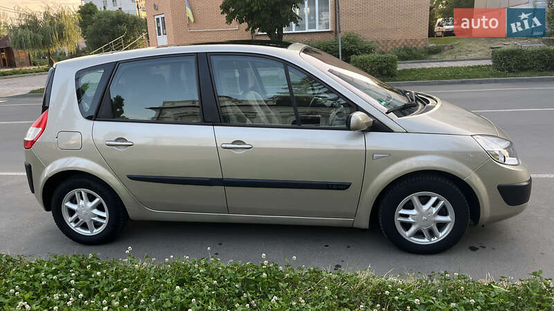 Минивэн Renault Scenic 2006 в Ананьеве