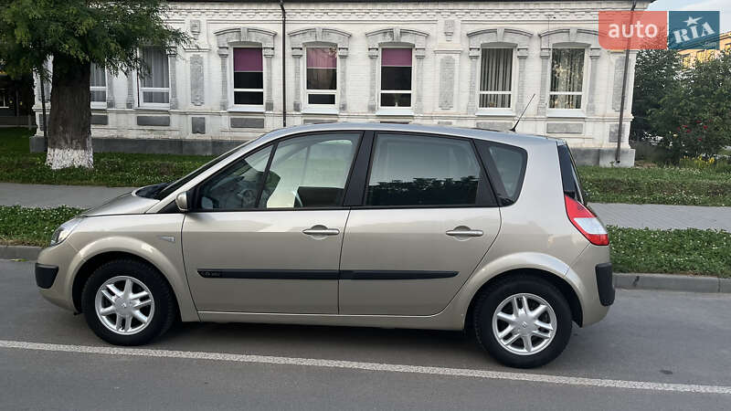 Минивэн Renault Scenic 2006 в Ананьеве