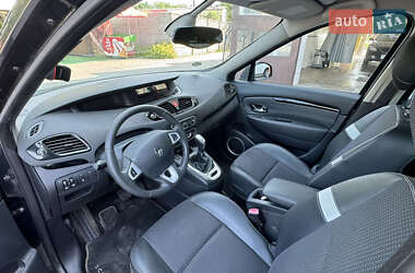 Мінівен Renault Scenic 2011 в 