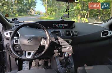 Минивэн Renault Scenic 2013 в 