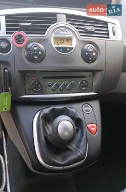 Минивэн Renault Scenic 2003 в 